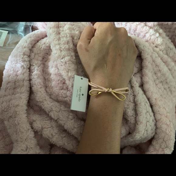 Kate Spade bow bracelet - Picture 2 of 2